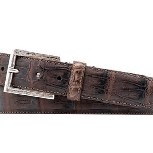 NWOT.  CARSON VINTAGE GENUINE SOUTH AMERICAN CROCODILE LEATHER BELT - WALNUT